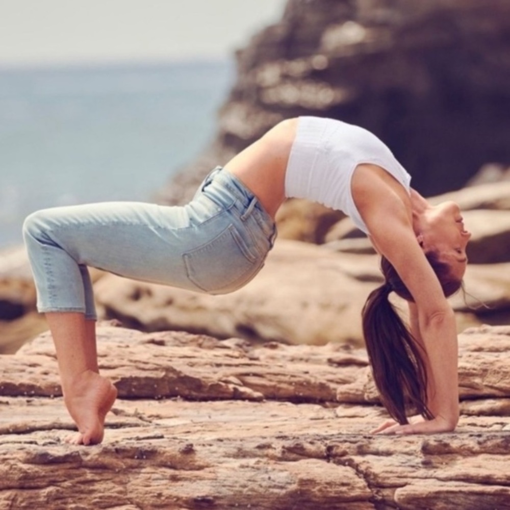 Athleta Sculptek Slim Straight Jean